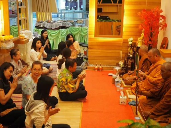Bee Choo Siam Square Make Merit (Tam Buun) — photo 2