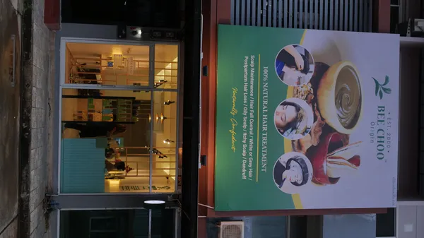 Opening of New outlet – Bee Choo Kallapaphruk! — photo 2