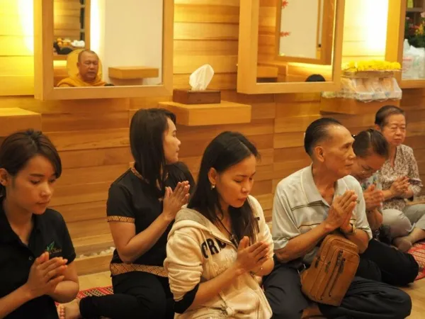 Bee Choo Siam Square Make Merit (Tam Buun) — photo 9