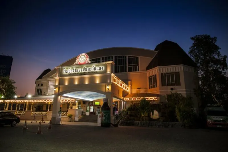 Exterial facade of Tawangdang Raminthra – There’s Ample parking!