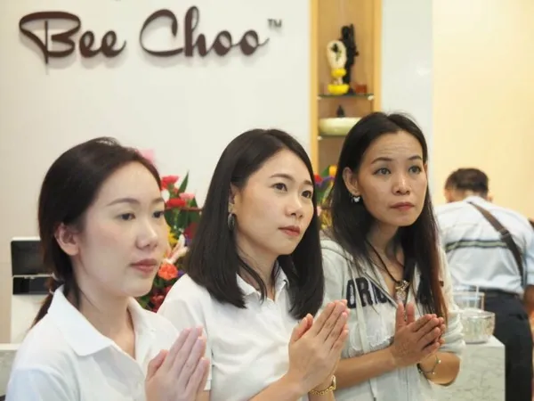 Bee Choo Siam Square Make Merit (Tam Buun) — photo 20